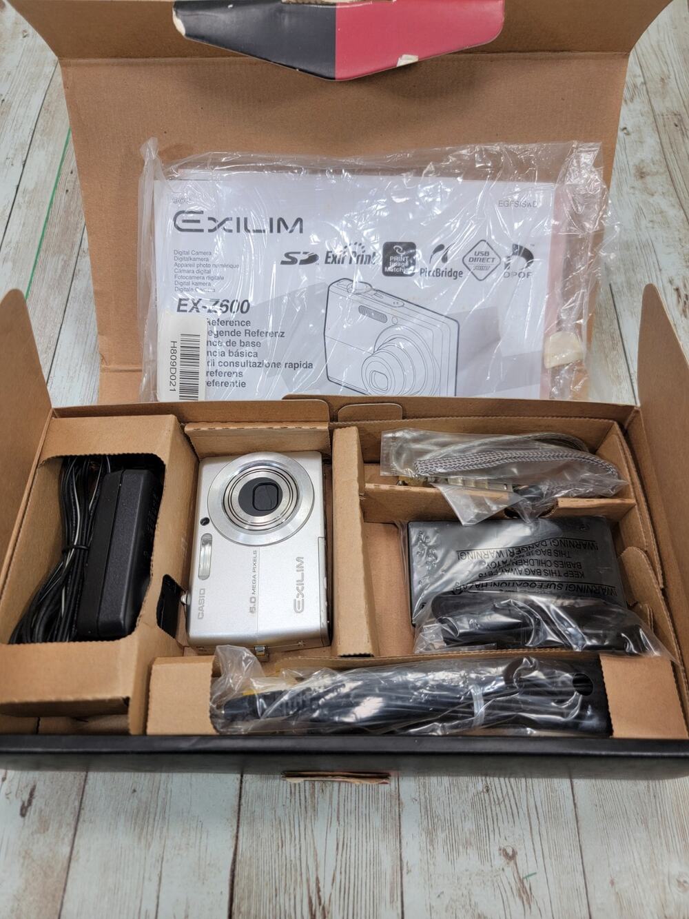 Casio Digital Camera Exilim EX-Z600 6.0MP Silver Parts Shutter Not Opening